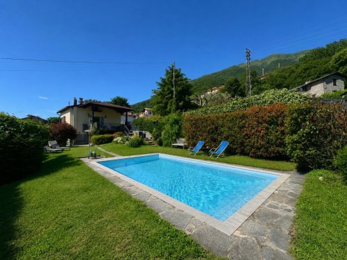 Villa in Pianello del Lario