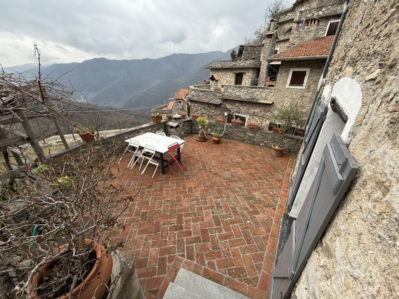 Maison à Castelvecchio di Rocca Barbena