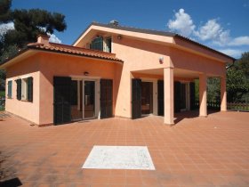 Detached house in Diano Castello