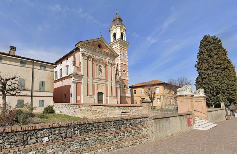 Hus från källare till tak i Bibbiano