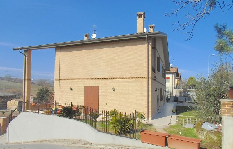 Villa à Vezzano sul Crostolo