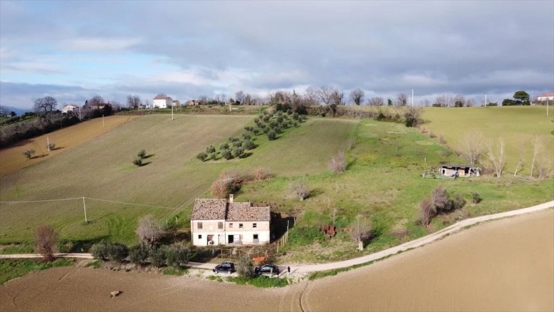 Villa a Terre Roveresche
