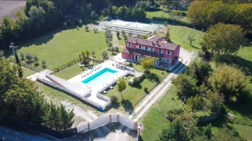 Villa a Fossombrone