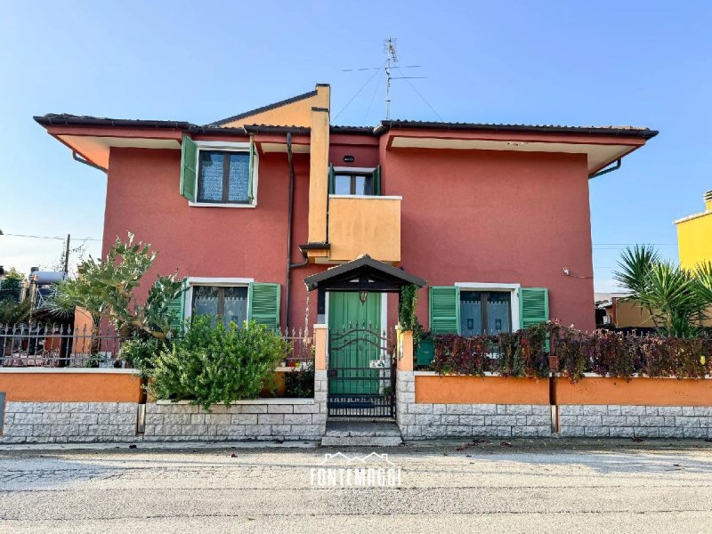 Detached house in Fano