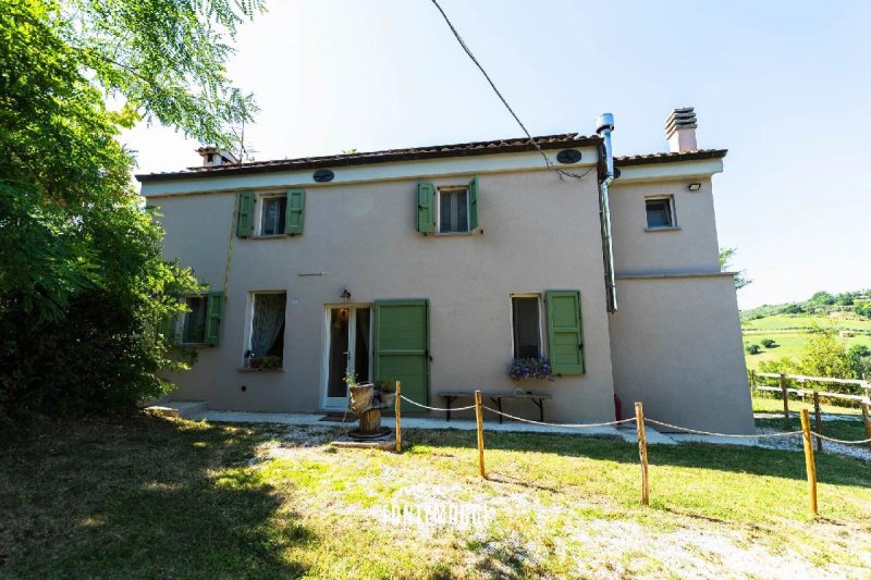 Apartamento em Colli al Metauro