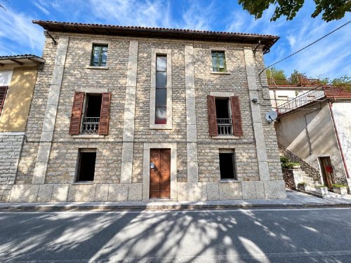 Casa indipendente a Acqualagna
