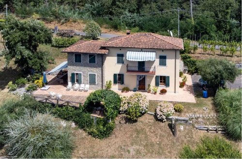 Villa in Barga