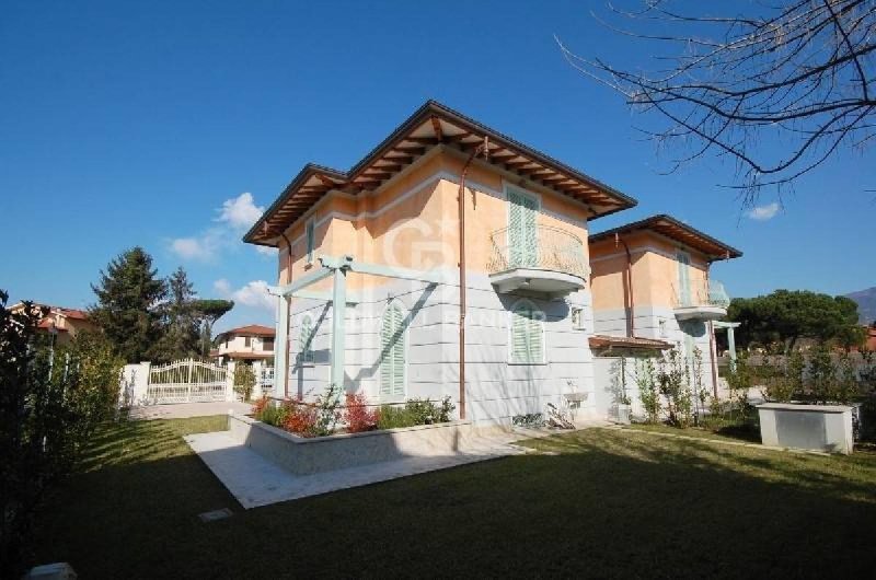 Villa in Pietrasanta