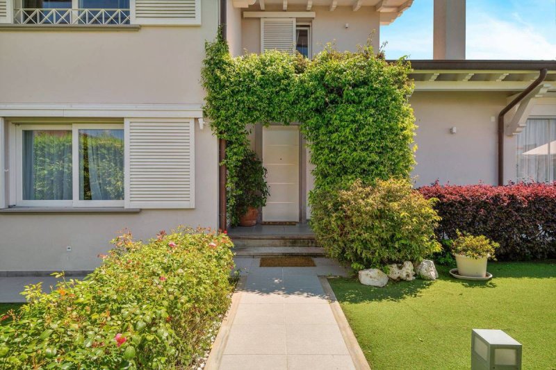 Вилла в Форте-дей-Марми