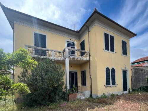 Villa a Camaiore