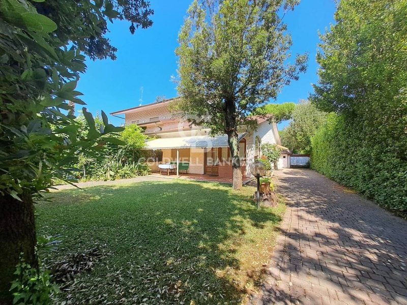 Moradia em Forte dei Marmi