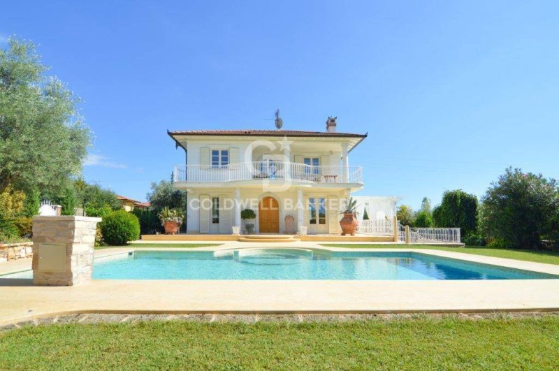 Villa in Pietrasanta