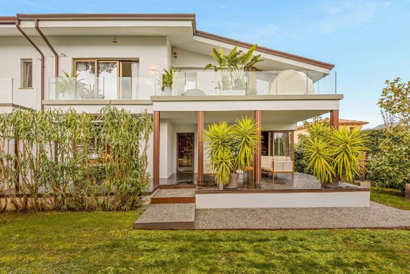 Вилла в Форте-дей-Марми