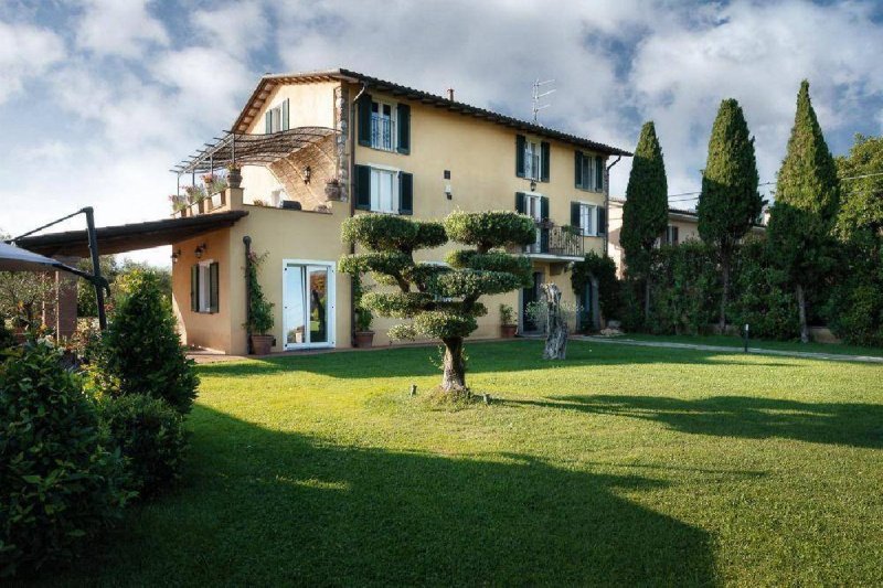 3 Bedrooms Villa for sale in Pietrasanta [806924] | Gate-away®