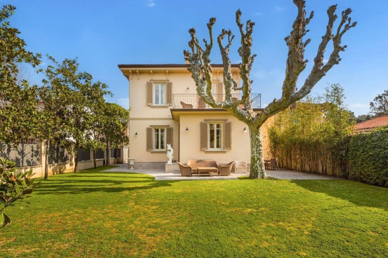 Villa in Forte dei Marmi