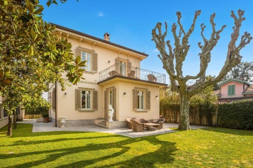 Villa in Forte dei Marmi
