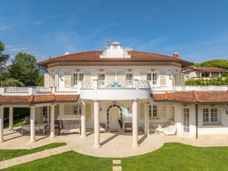 Villa in Forte dei Marmi