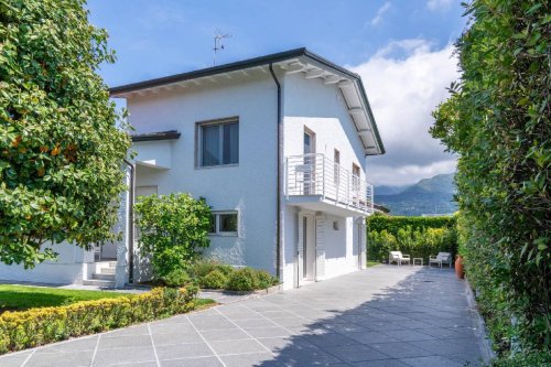 Villa i Montignoso