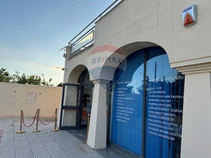 Kommersiell byggnad i Quartu Sant'Elena