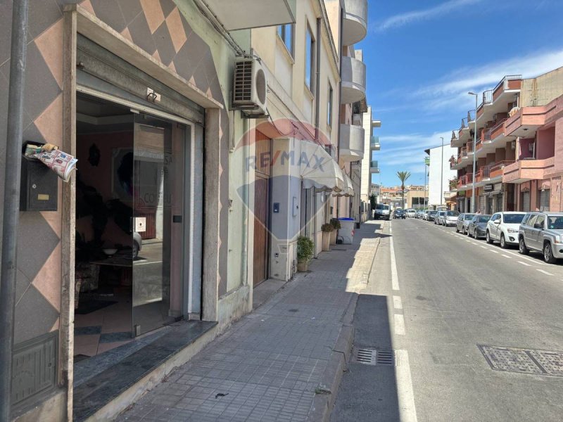 Immobile commerciale a Monserrato