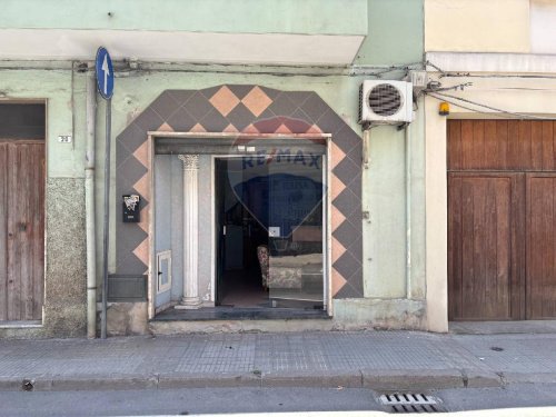 Kommersiell byggnad i Monserrato