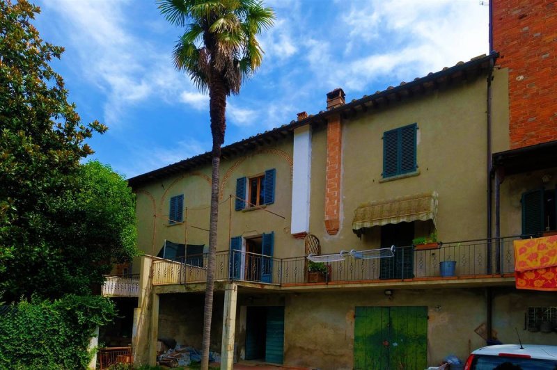 Top-to-bottom house in Foiano della Chiana