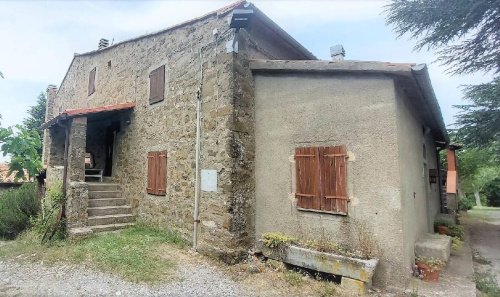 Hus från källare till tak i Seggiano