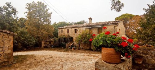 Klein huisje op het platteland in Sovicille