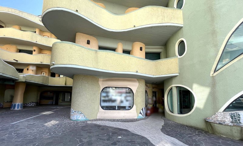 Kommersiell byggnad i Rosignano Marittimo