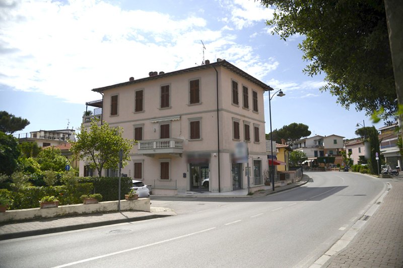 Edifício comercial em Rosignano Marittimo