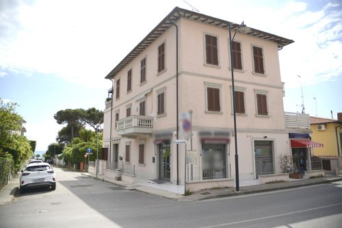 Edifício comercial em Rosignano Marittimo