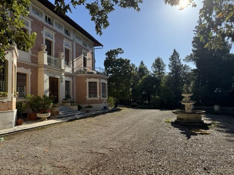 Villa en Jesi