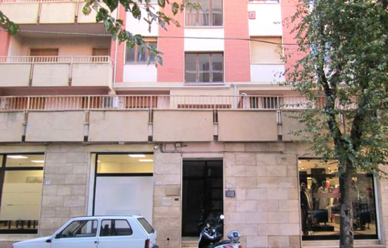 Edifício comercial em Nùoro