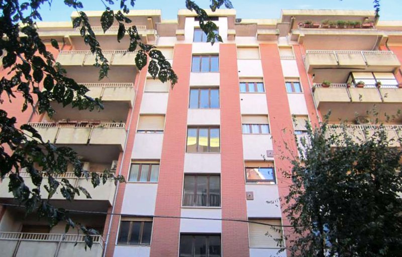 Edifício comercial em Nùoro