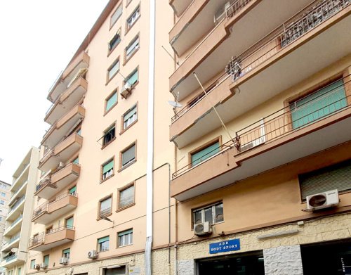 Local commercial à Cagliari