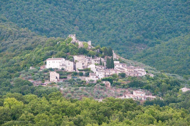Casa geminada em Massa Martana