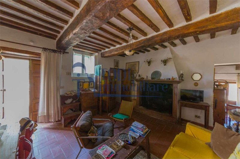 Semi-detached house in Todi