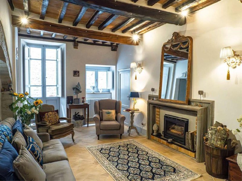 Apartment in Todi