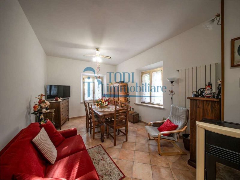 Apartment in Todi