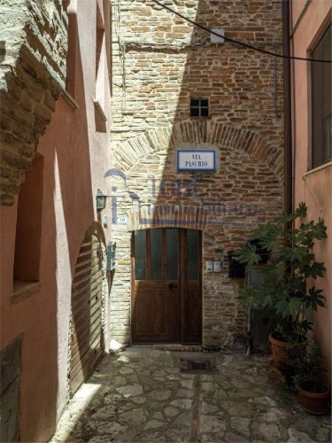 阿维利亚诺-翁布罗半独立房屋