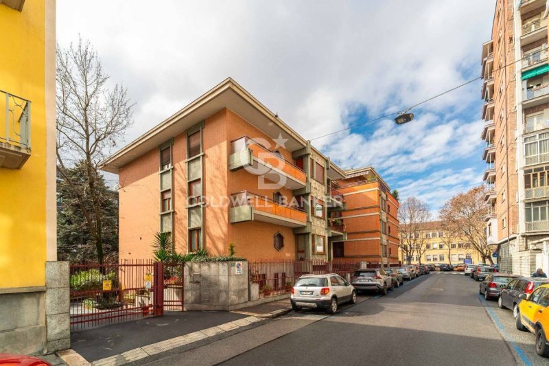 Edifício comercial em Turim