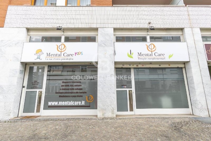 Local commercial à Turin