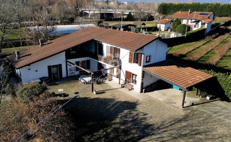 Detached house in Rivarolo Canavese