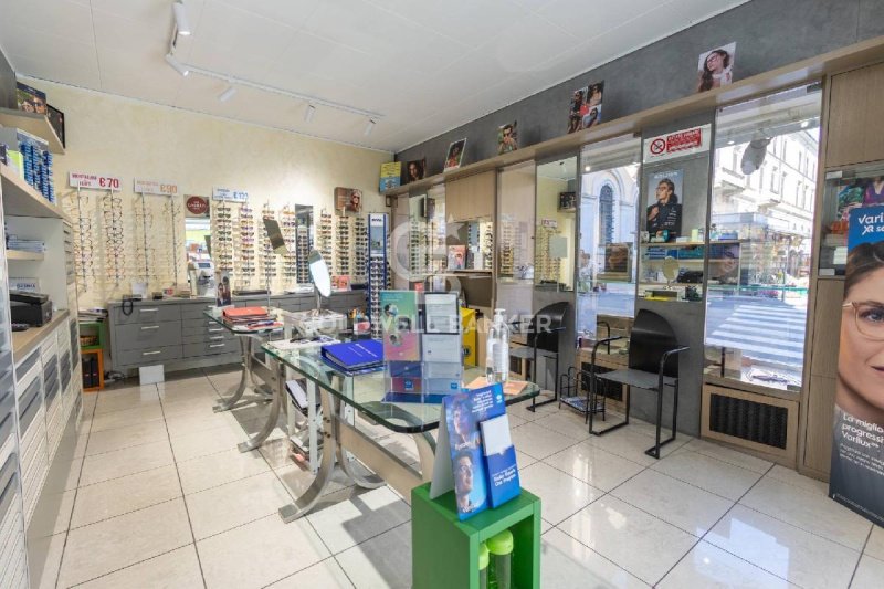 諾瓦拉商业房产