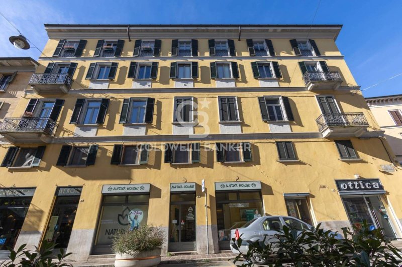Local commercial à Novare