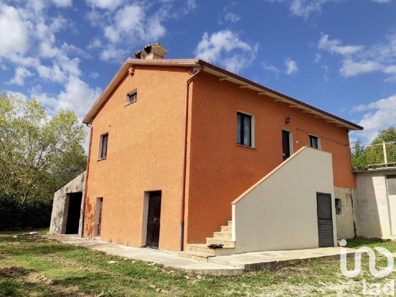 Casa di campagna a Cagli