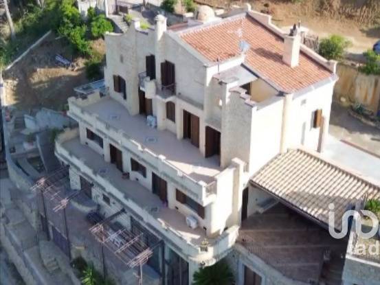 Вилла в Чефалу