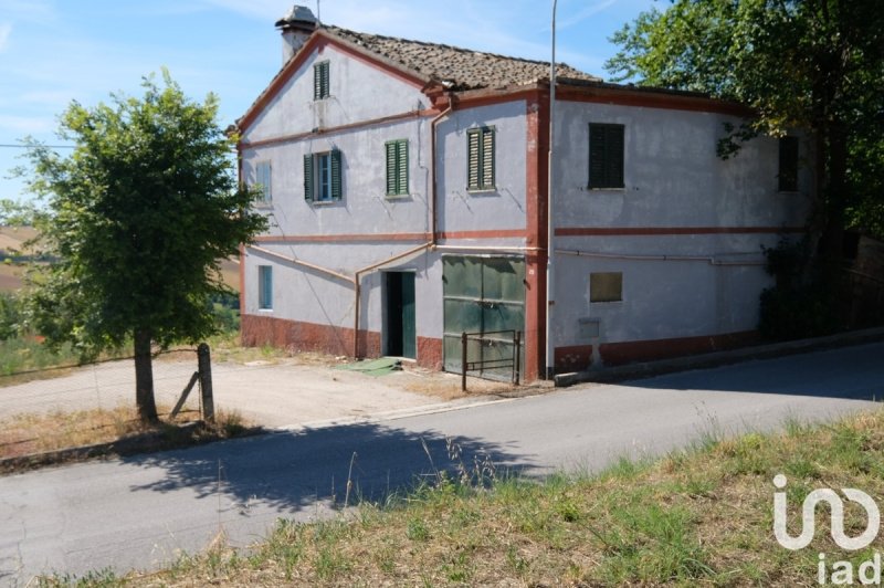 Casa indipendente a Belvedere Ostrense