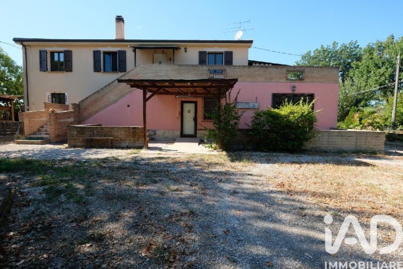 Casa de campo en Corinaldo