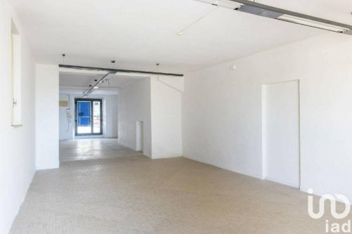 Commercial property in Agugliano